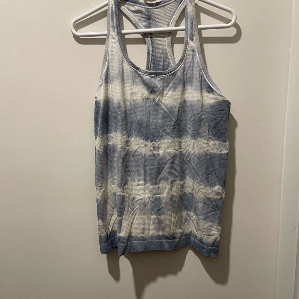 Lululemon Athletica Blue and White Tie-Dye Swiftly Tank Top
